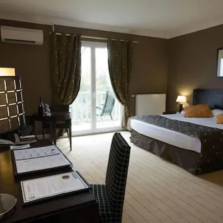 Hotel Domaine De & 4*