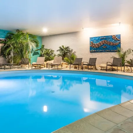 Domaine De & 4* فيلي سور مير