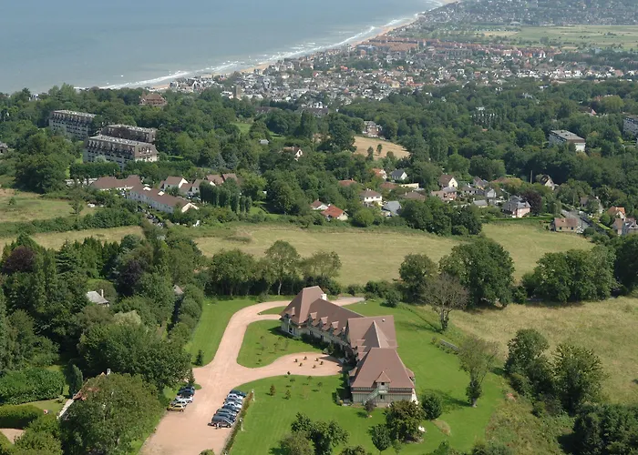 Domaine De & Hotel 4*