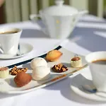 מלון Domaine De & 4*