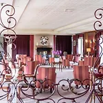 Domaine De & מלון 4*