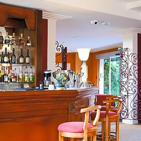 Domaine De & Hotel 4*