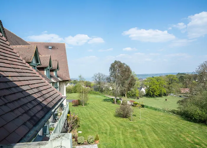 Hotel Domaine De & 4*