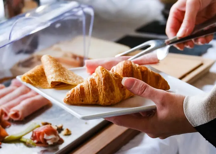 Hotel Domaine De & 4*